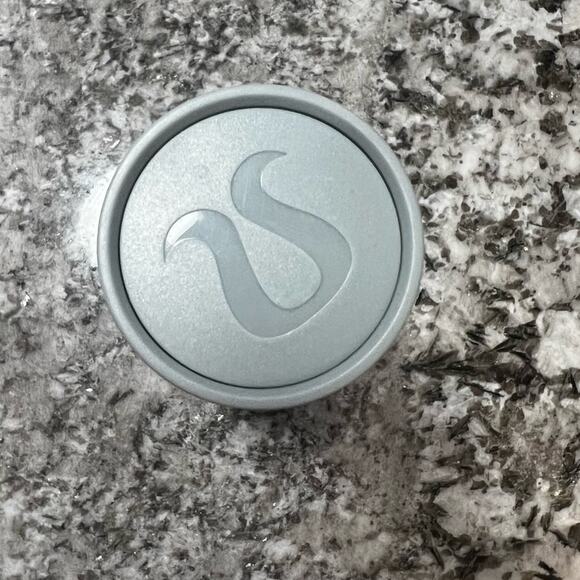 Lululemon Light Green Back to Life Sport Bottle, 24 Ounces - Picture 4 of 10